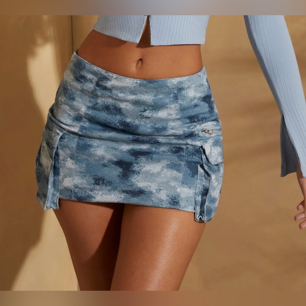 Oh Polly Montana A-Line Cargo Mini Skirt in Blue Print